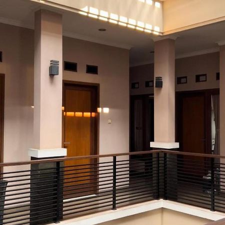 Hens Guesthouse Syariah Gadobangkong Dış mekan fotoğraf