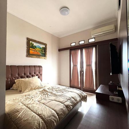Hens Guesthouse Syariah Gadobangkong Dış mekan fotoğraf