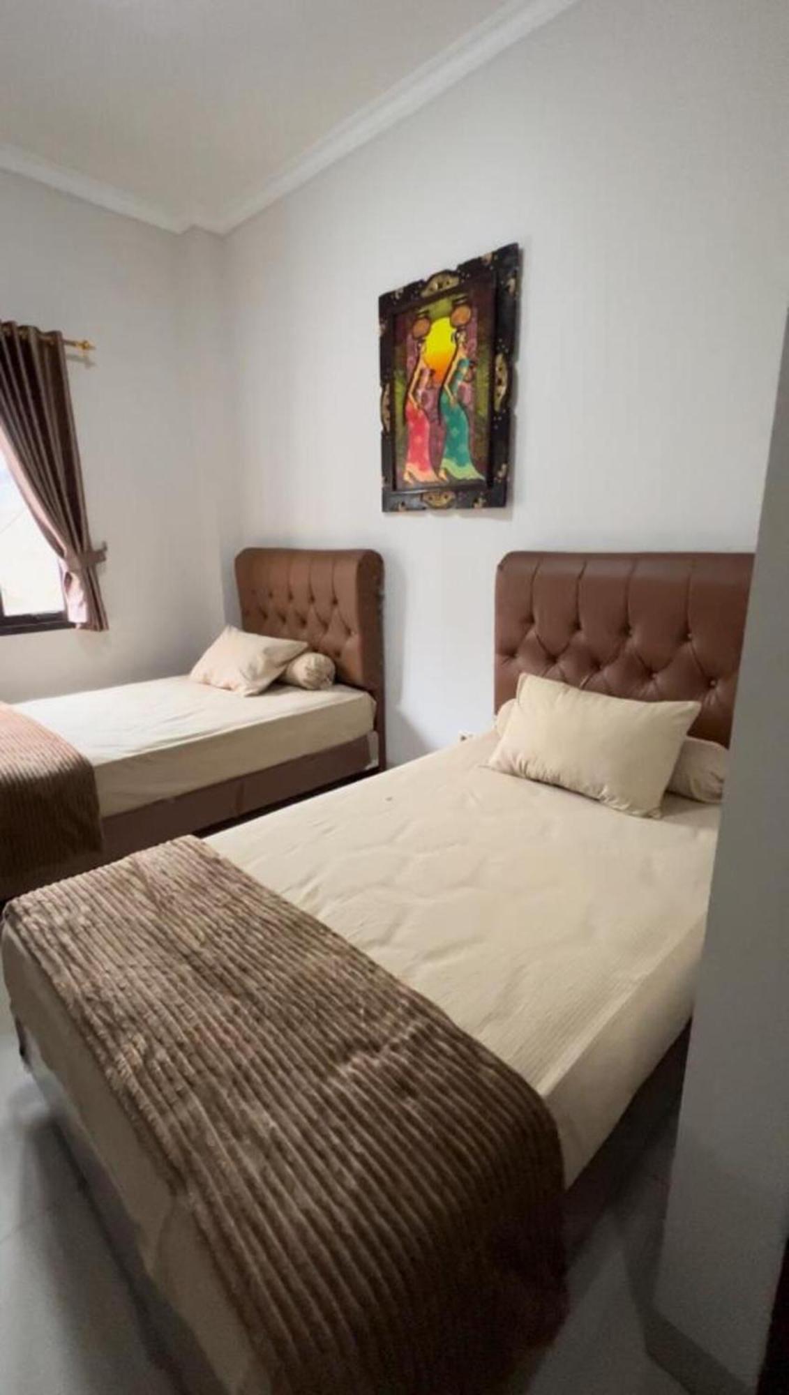 Hens Guesthouse Syariah Gadobangkong Dış mekan fotoğraf