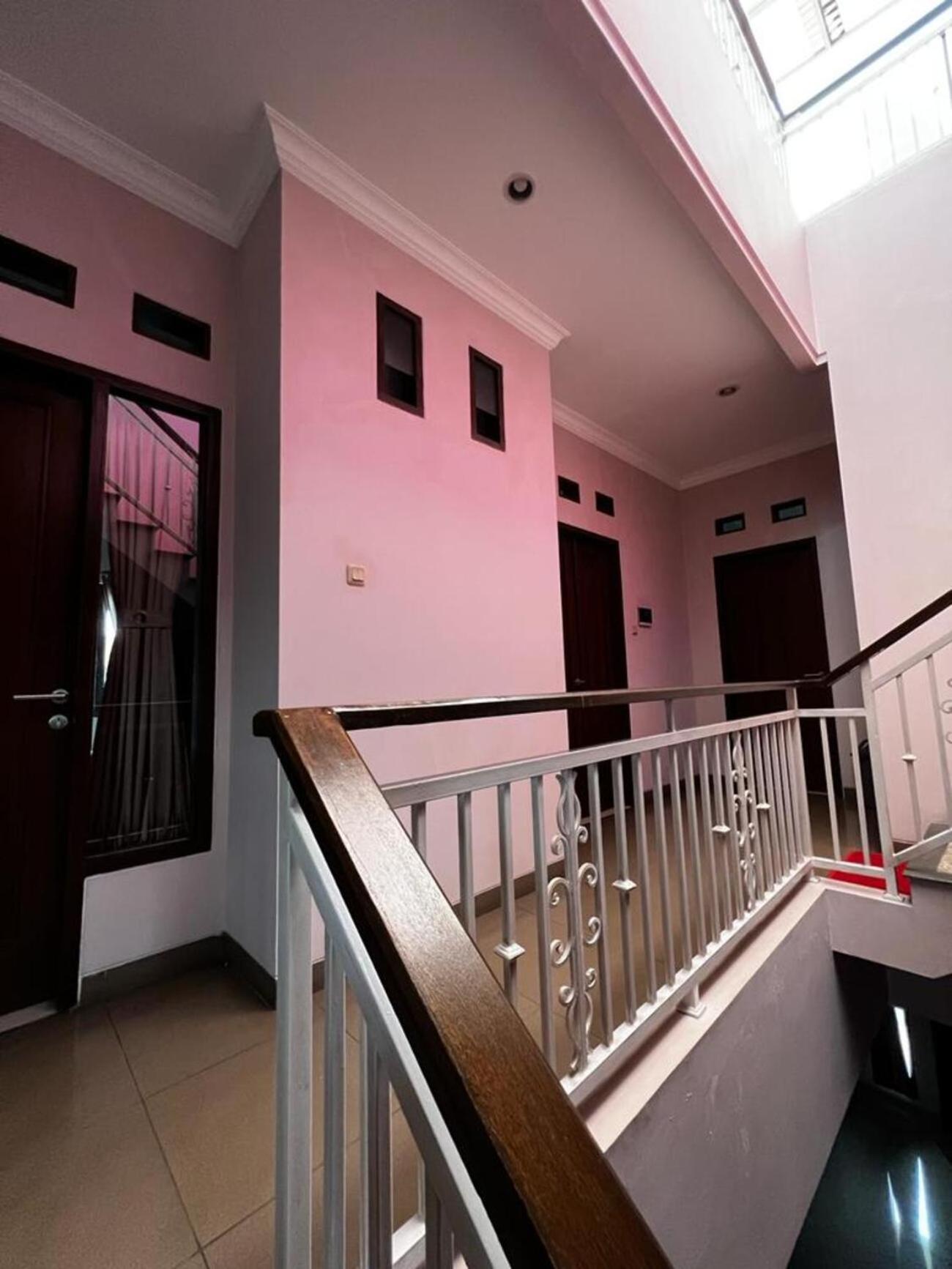 Hens Guesthouse Syariah Gadobangkong Dış mekan fotoğraf