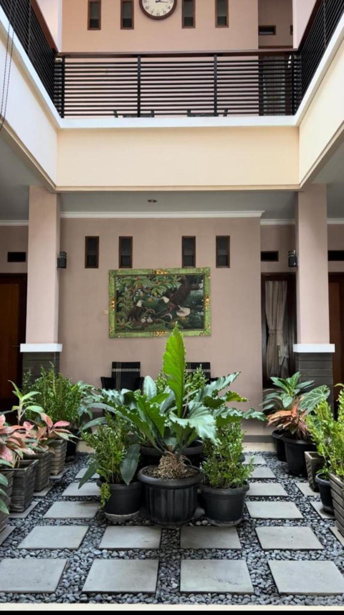 Hens Guesthouse Syariah Gadobangkong Dış mekan fotoğraf