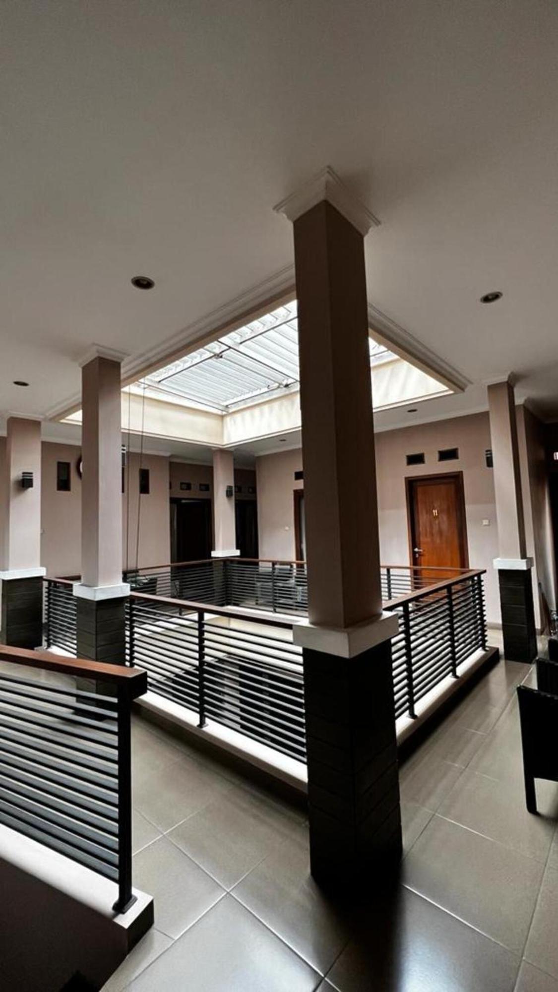 Hens Guesthouse Syariah Gadobangkong Dış mekan fotoğraf